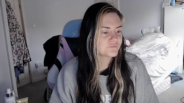 Snapshot of AureliaXOX chatting on 28, 2, 2025 AureliaXOX online show from 28, 2, 2025