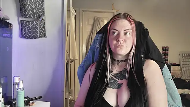 Snapshot of AureliaXOX chatting on 5, 7, 2026 AureliaXOX online show from 5, 7, 2026