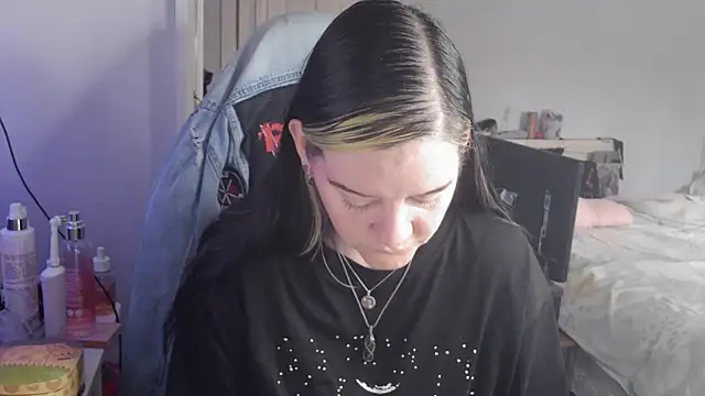 Snapshot of AureliaXOX chatting on 17, 9, 2025 AureliaXOX online show from 17, 9, 2025