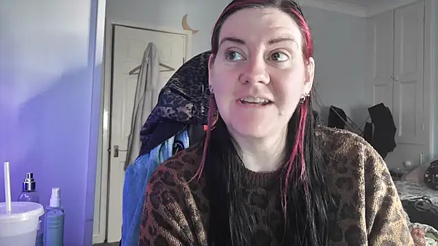 Snapshot of AureliaXOX chatting on 25, 11, 2025 AureliaXOX online show from 25, 11, 2025