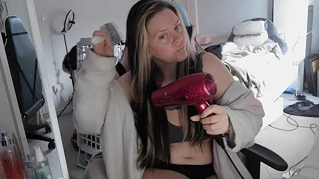 Snapshot of AureliaXOX chatting on 14, 3, 2025 AureliaXOX online show from 14, 3, 2025