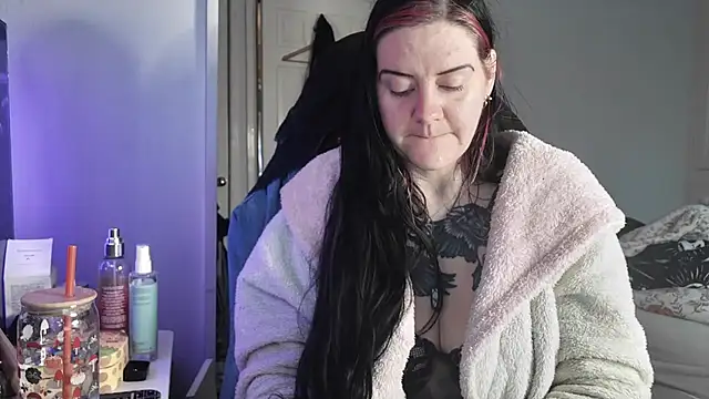 Snapshot of AureliaXOX chatting on 14, 11, 2025 AureliaXOX online show from 14, 11, 2025