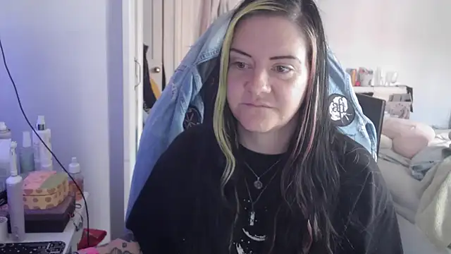 Snapshot of AureliaXOX chatting on 11, 9, 2025 AureliaXOX online show from 11, 9, 2025