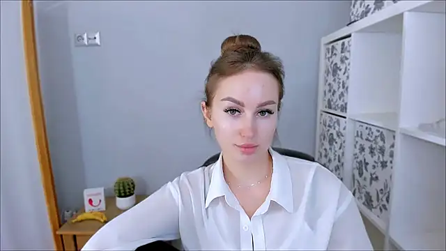 DonnaCam online show from 12, 11, 2025