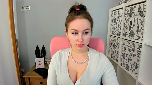 DonnaCam online show from 13, 4, 2026