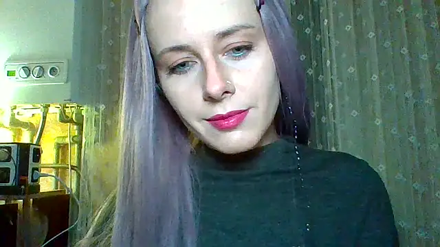 LuminousLady online show from 10, 3, 2025