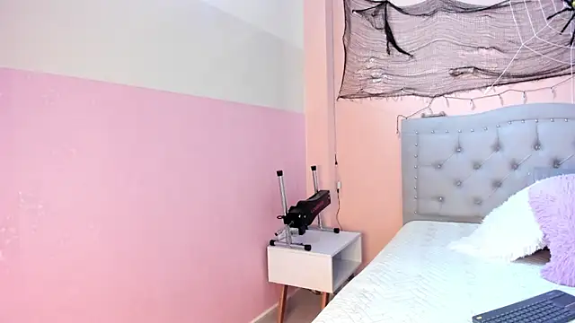 littletammy4u  online show from 2, 11, 2025