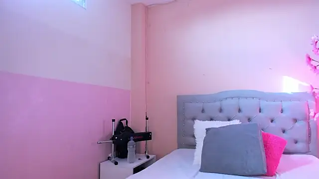 littletammy4u  online show from 8, 11, 2025