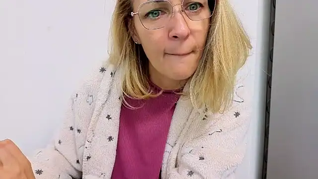 SweetAnia  online show from 13, 2, 2026