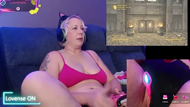 Trixiekittycutie online show from 22, 9, 2025