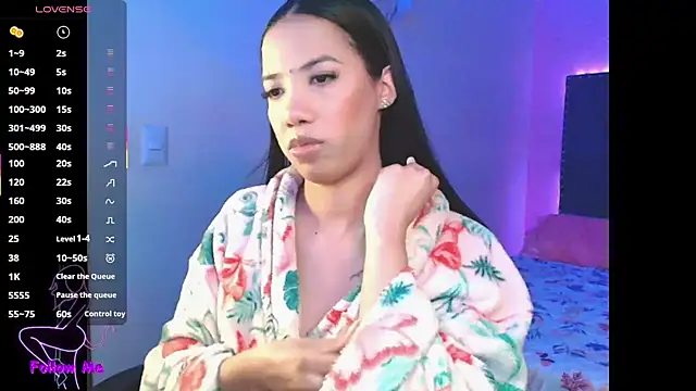 Snapshot of SallyWhitee chatting on 10, 9, 2025 SallyWhitee online show from 10, 9, 2025