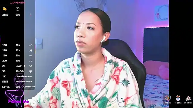 Snapshot of SallyWhitee chatting on 17, 9, 2025 SallyWhitee online show from 17, 9, 2025