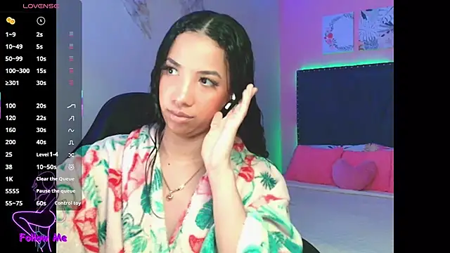 SallyWhitee online show from 21, 12, 2025