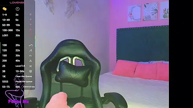 SallyWhitee online show from 19, 12, 2025