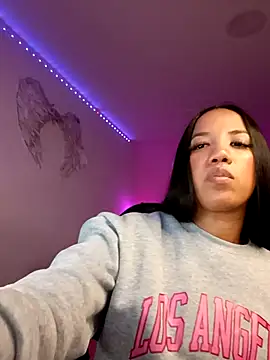 SallyWhitee online show from 3, 2, 2026