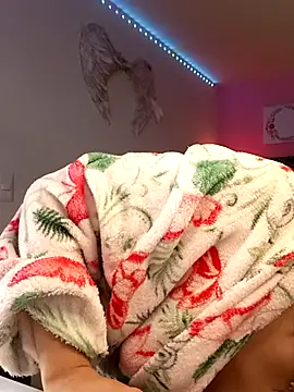 SallyWhitee online show from 18, 4, 2026