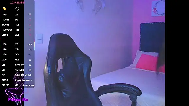 Snapshot of SallyWhitee chatting on 3, 12, 2025 SallyWhitee online show from 3, 12, 2025