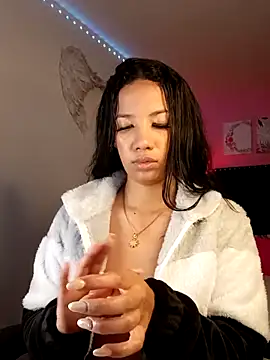 SallyWhitee online show from 27, 4, 2026