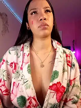 SallyWhitee online show from 6, 5, 2026