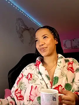 SallyWhitee online show from 10, 4, 2026