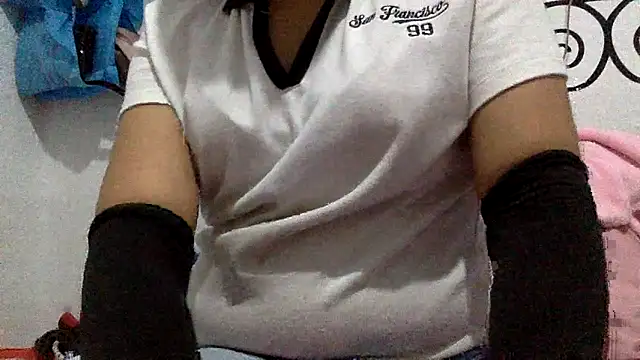 sharonlopez9611 online show from 4, 4, 2026