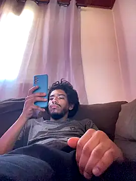 Mineirinho043 online show from 11, 11, 2025