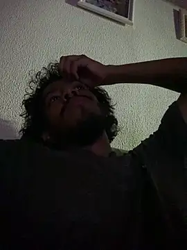 Mineirinho043 online show from 21, 12, 2025