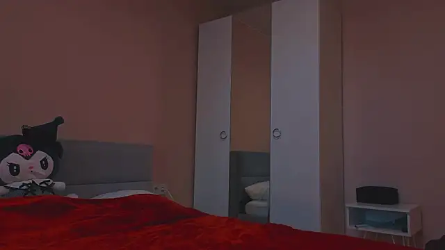 Mia Luw online show from 1, 10, 2025