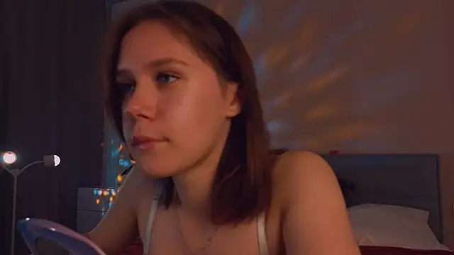 Mia Luw online show from 24, 9, 2025