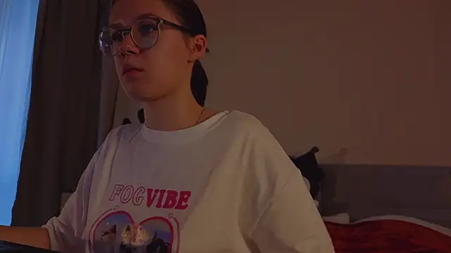 Mia Luw online show from 2, 10, 2025