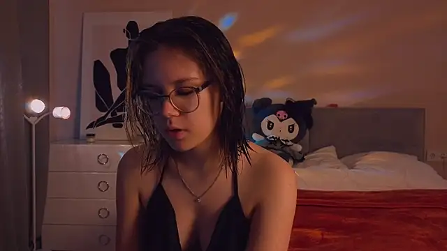 Mia Luw online show from 20, 9, 2025