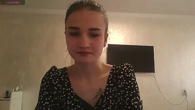 RoyalDessertt online show from 7, 3, 2025