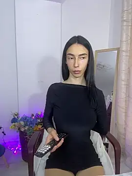 Celine Roxelle online show from 12, 9, 2025