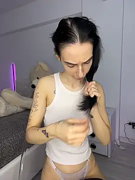 Celine Roxelle online show from 9, 3, 2026