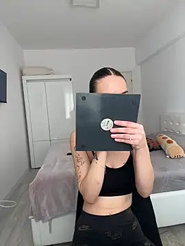 Celine Roxelle online show from 14, 1, 2026