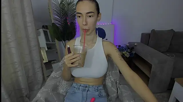 Celine Roxelle online show from 27, 9, 2025