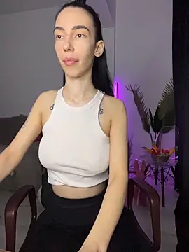 Celine Roxelle online show from 3, 4, 2026