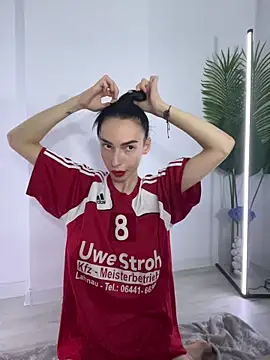 Celine Roxelle online show from 12, 11, 2025