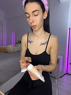 Celine Roxelle online show from 20, 3, 2026