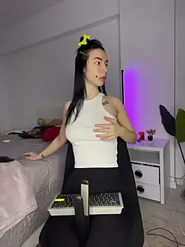 Celine Roxelle online show from 17, 1, 2026