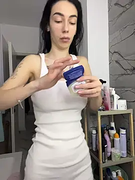 Celine Roxelle online show from 10, 2, 2026