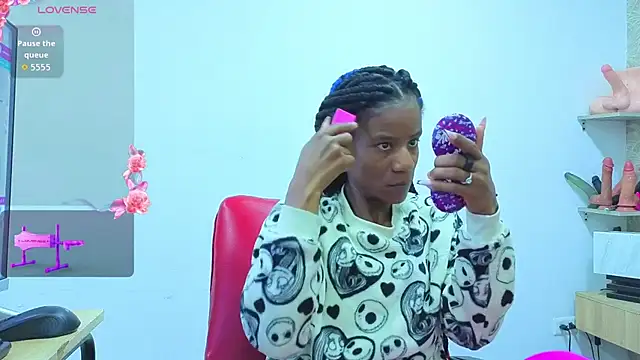 Snapshot of dafnnelewis chatting on 6, 7, 2026 dafnnelewis online show from 6, 7, 2026