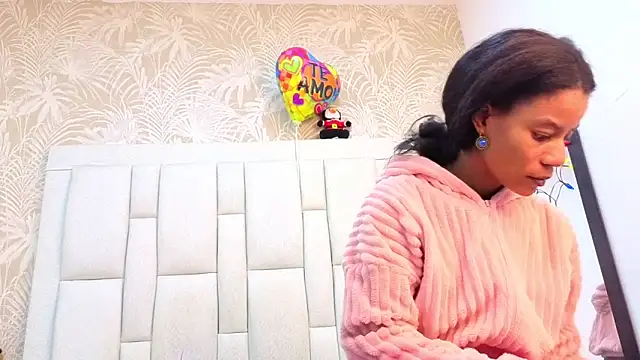 dafnnelewis online show from 4, 2, 2026