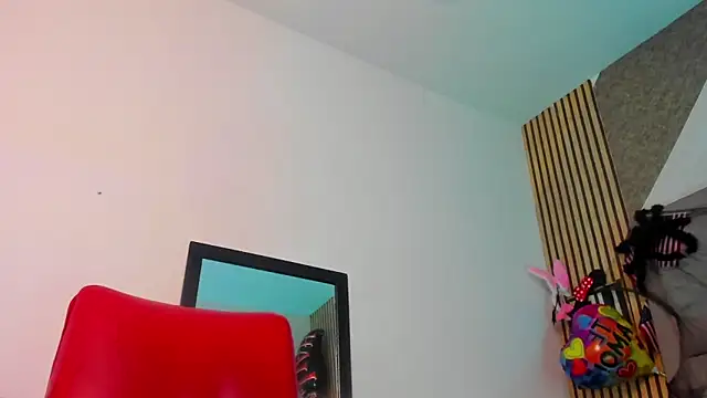 Snapshot of dafnnelewis chatting on 21, 10, 2025 dafnnelewis online show from 21, 10, 2025