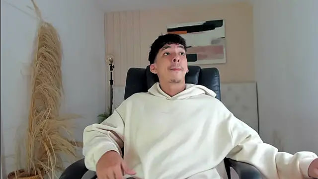 ISAAC CRYSTON online show from 5, 11, 2025