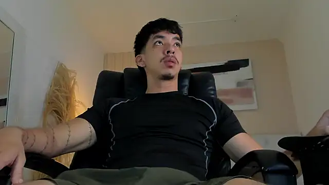 ISAAC CRYSTON online show from 18, 12, 2025