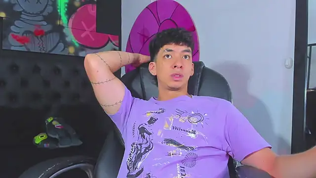 ISAAC CRYSTON online show from 26, 9, 2025