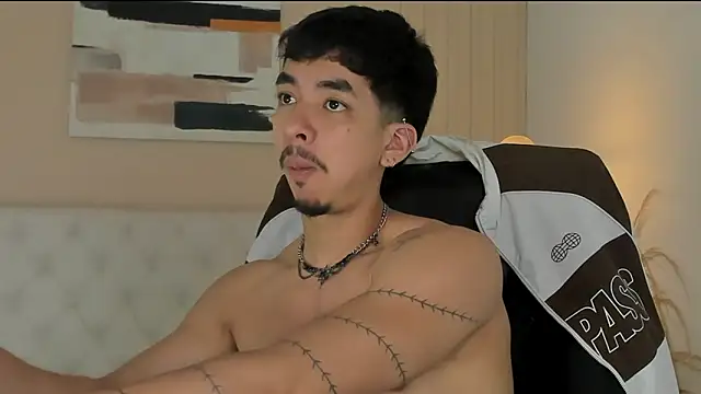 Snapshot of ISAAC_CRYSTON chatting on 4, 2, 2026 ISAAC CRYSTON online show from 4, 2, 2026