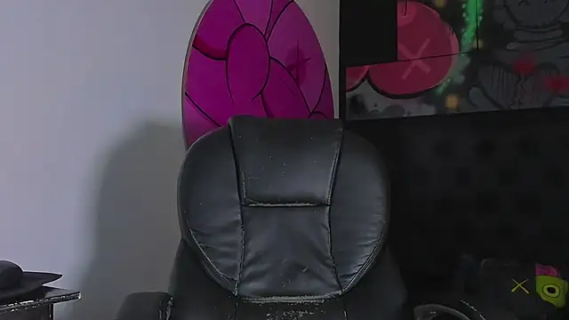 ISAAC CRYSTON online show from 21, 10, 2025