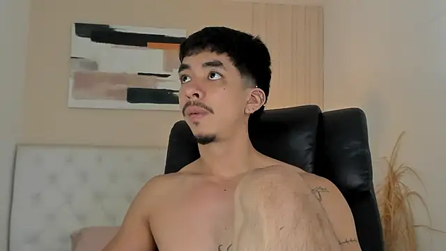 Snapshot of ISAAC_CRYSTON chatting on 2, 2, 2026 ISAAC CRYSTON online show from 2, 2, 2026